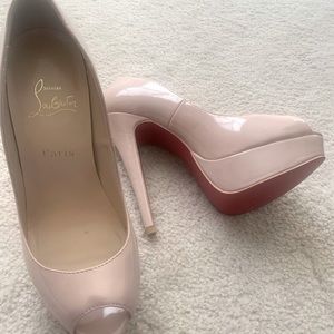 Red sole heels - size 7 1/2 have a few scuffs.
